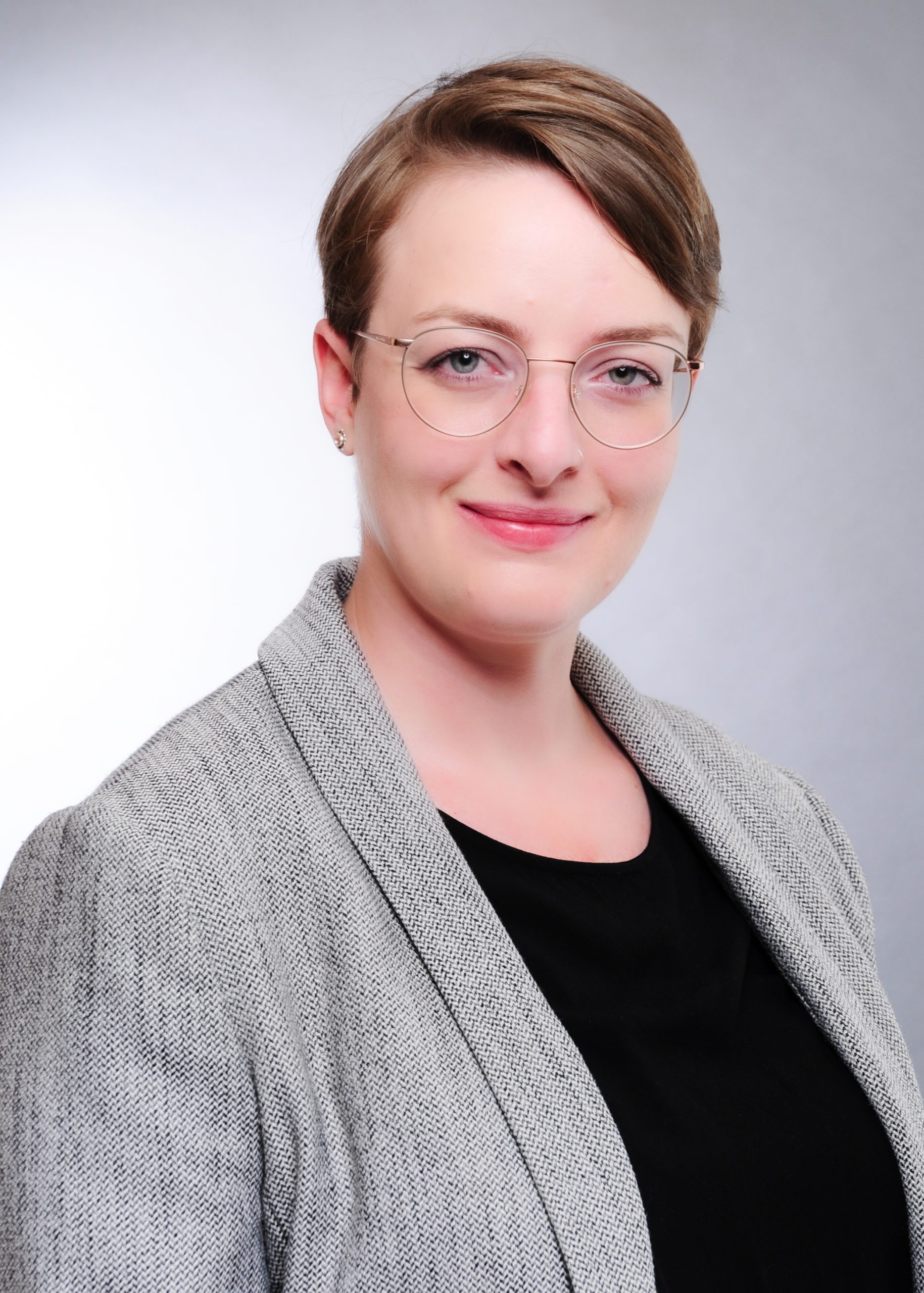 Dr. Elena Dück