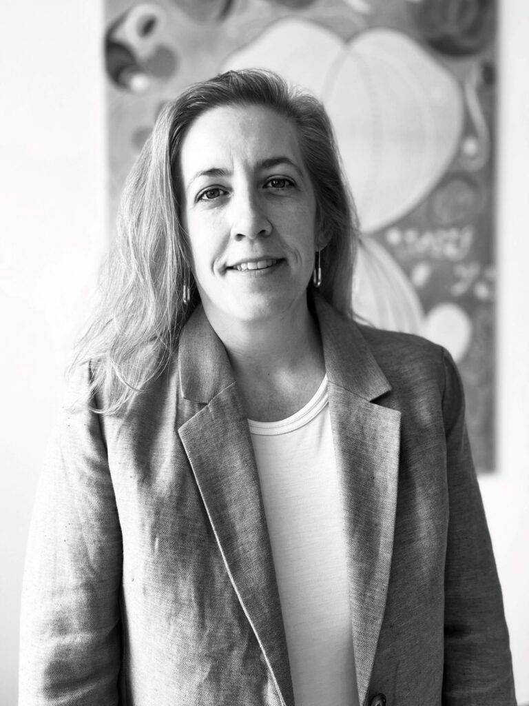 Prof. Dr. Simone Derix